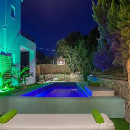 The White House * Chersonissos