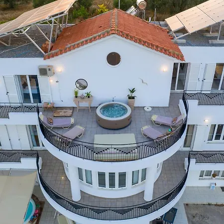 The White House Villa *